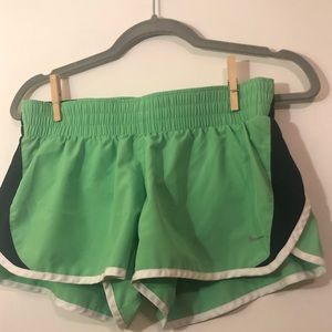 Nike Line Green Exercise Shorts Size Medium